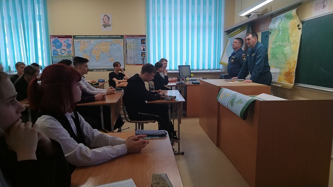 Сегодня, 27 апреля 2023 года,  в школе 136   прошел Всероссийский открытый урок  по основам безопасности жизнедеятельности, посвященный 78-годовщине празднования Победы в Великой Отечественной войне 1941-1945 годов, 37-й годовщине катастрофы на Чернобыльс.