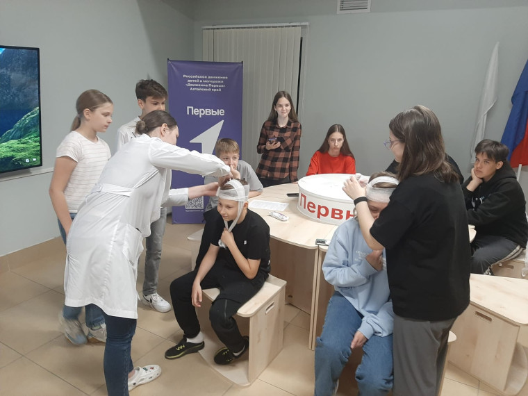Акция «Мои безопасные каникулы» проходит в 136 школе .
