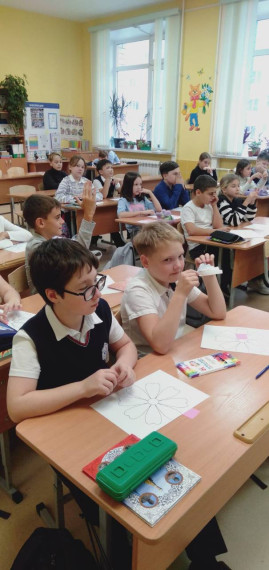 Профориентационные занятия  в начальных классах школы 136 г.Барнаула .