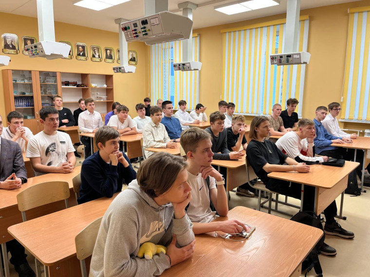 Профориентационная встреча  прошла в школе 136 г. Барнаула.