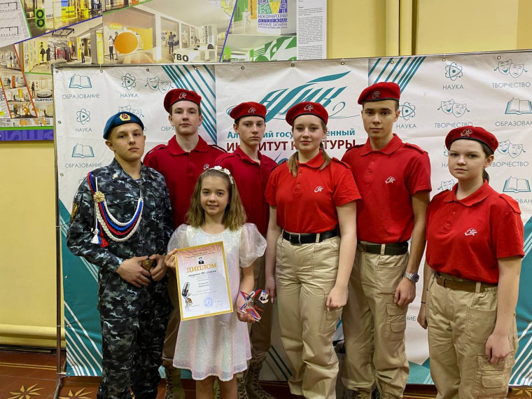 Учащаяся школы 136 стала лауреатом 23-го Окружного фестиваля патриотической песни имени воина-интернационалиста Владимира Завьялова.